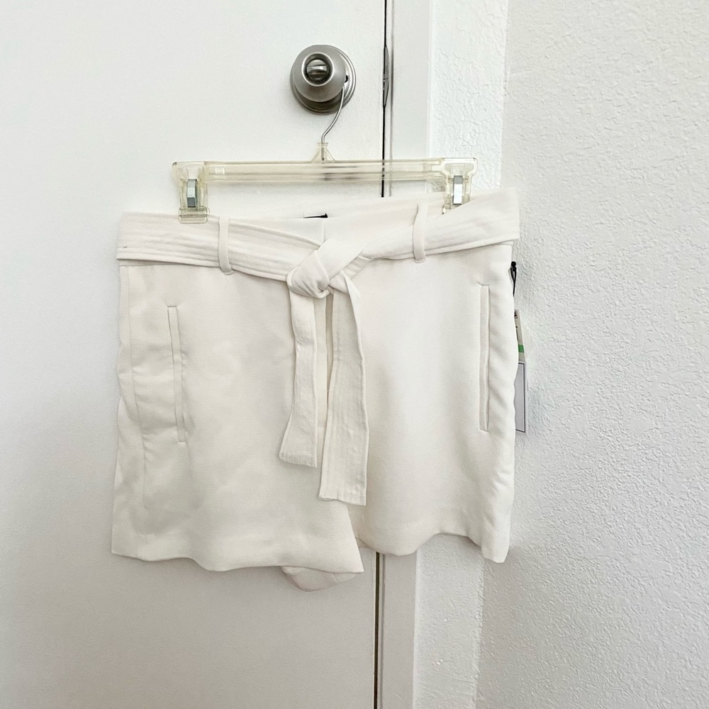 1. State Ecru Off White Shorts size 8
